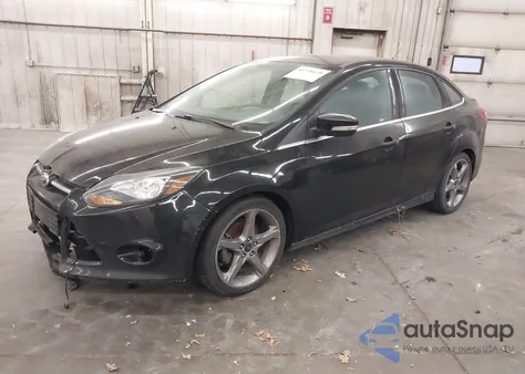 2014 Ford Focus Titanium z USA, uszkodzony, nr VIN 1FADP3J29EL315924
